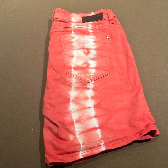 DKNY City Boyfriend Shorts - Picture 1 of 4